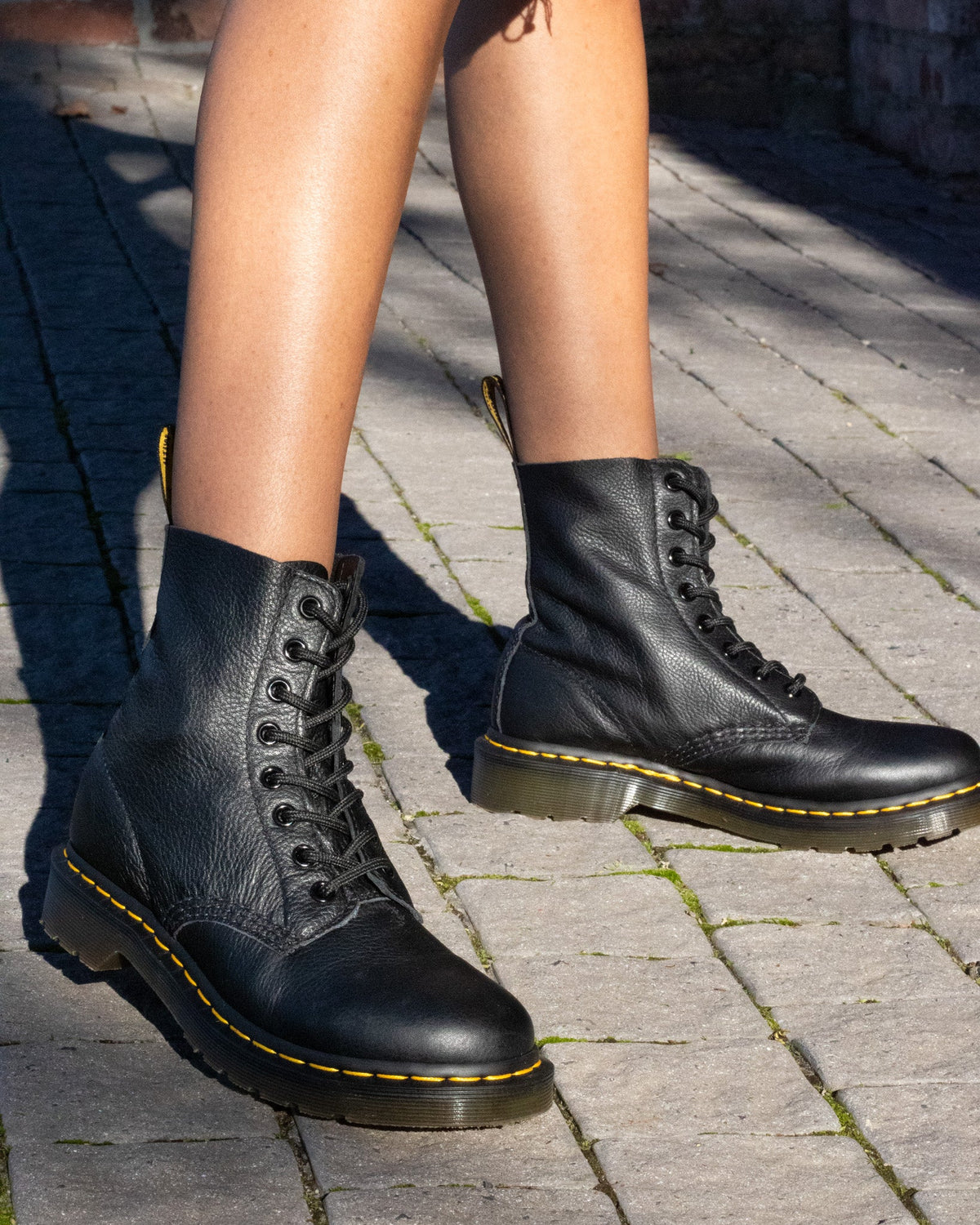 DR. MARTENS 1460 PASCAL BLACK VIRGINIA