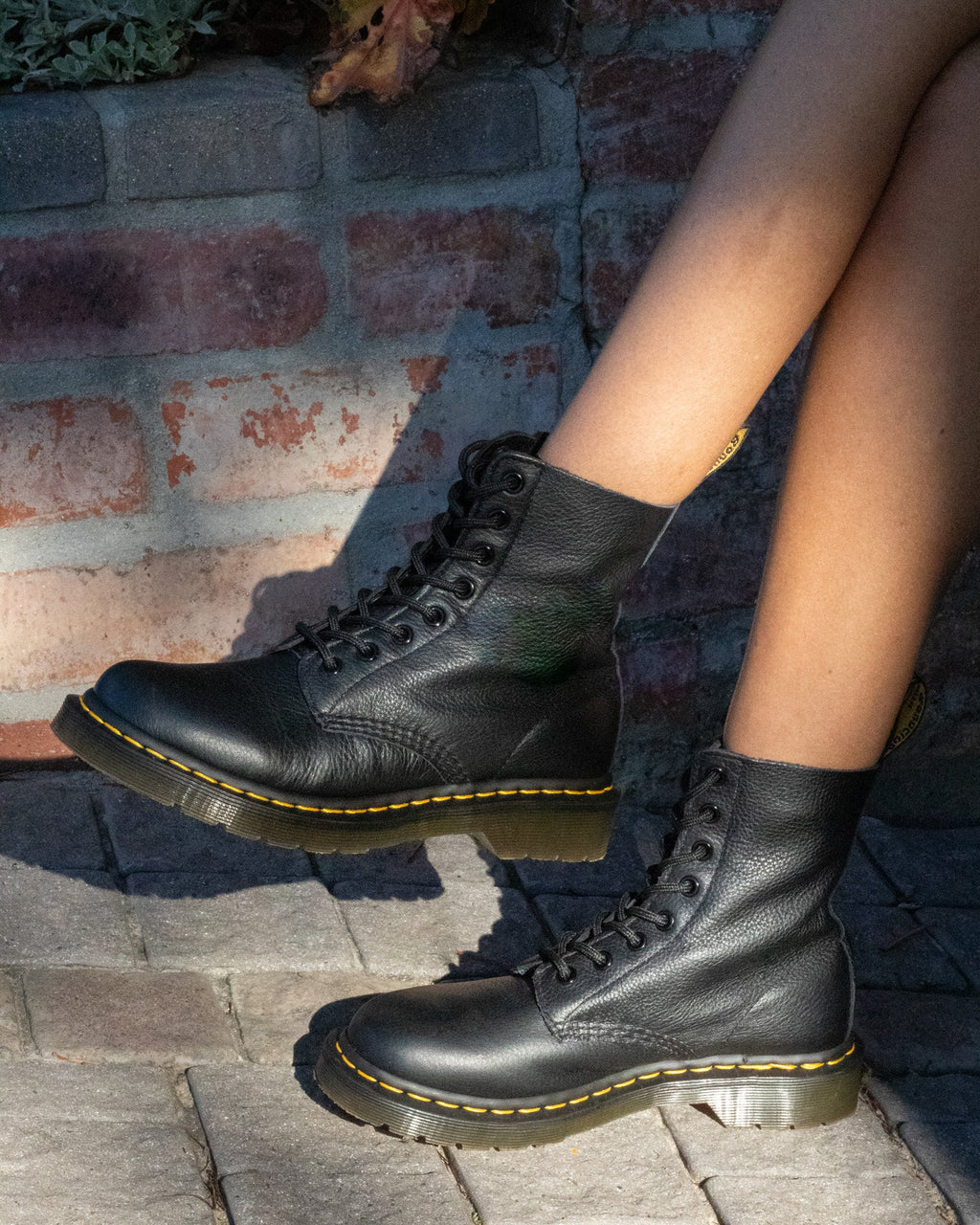 DR. MARTENS 1460 PASCAL BLACK VIRGINIA