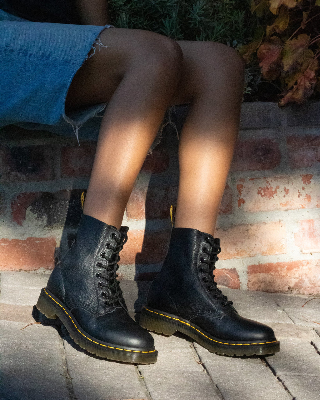 DR. MARTENS 1460 PASCAL BLACK VIRGINIA