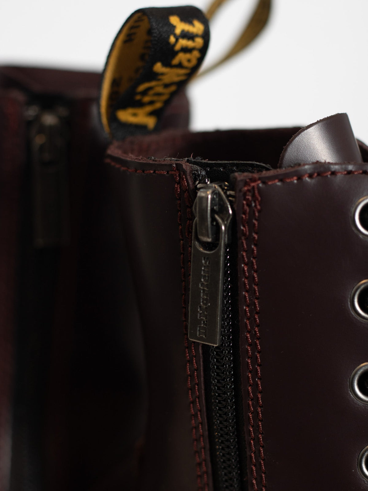 DR. MARTENS JADON BURGUNDY SMOOTH