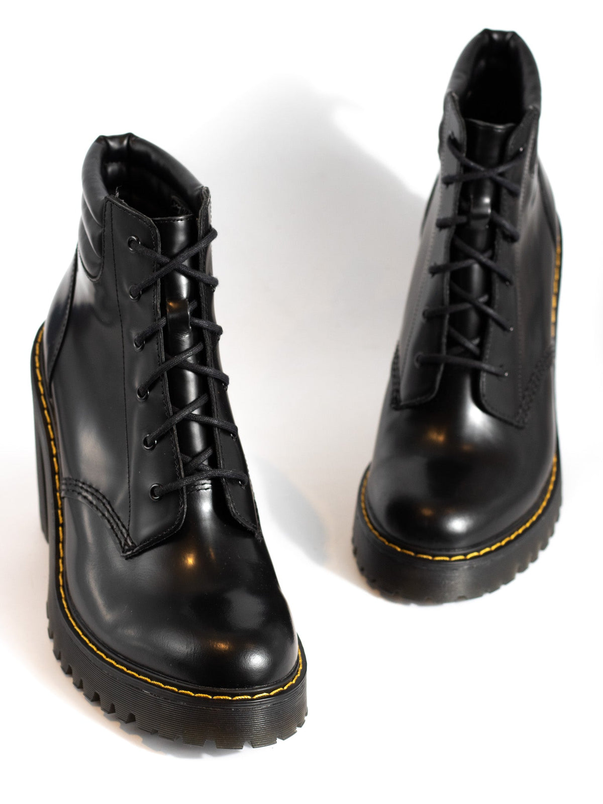 DR. MARTENS AVERIL BLACK SMOOTH