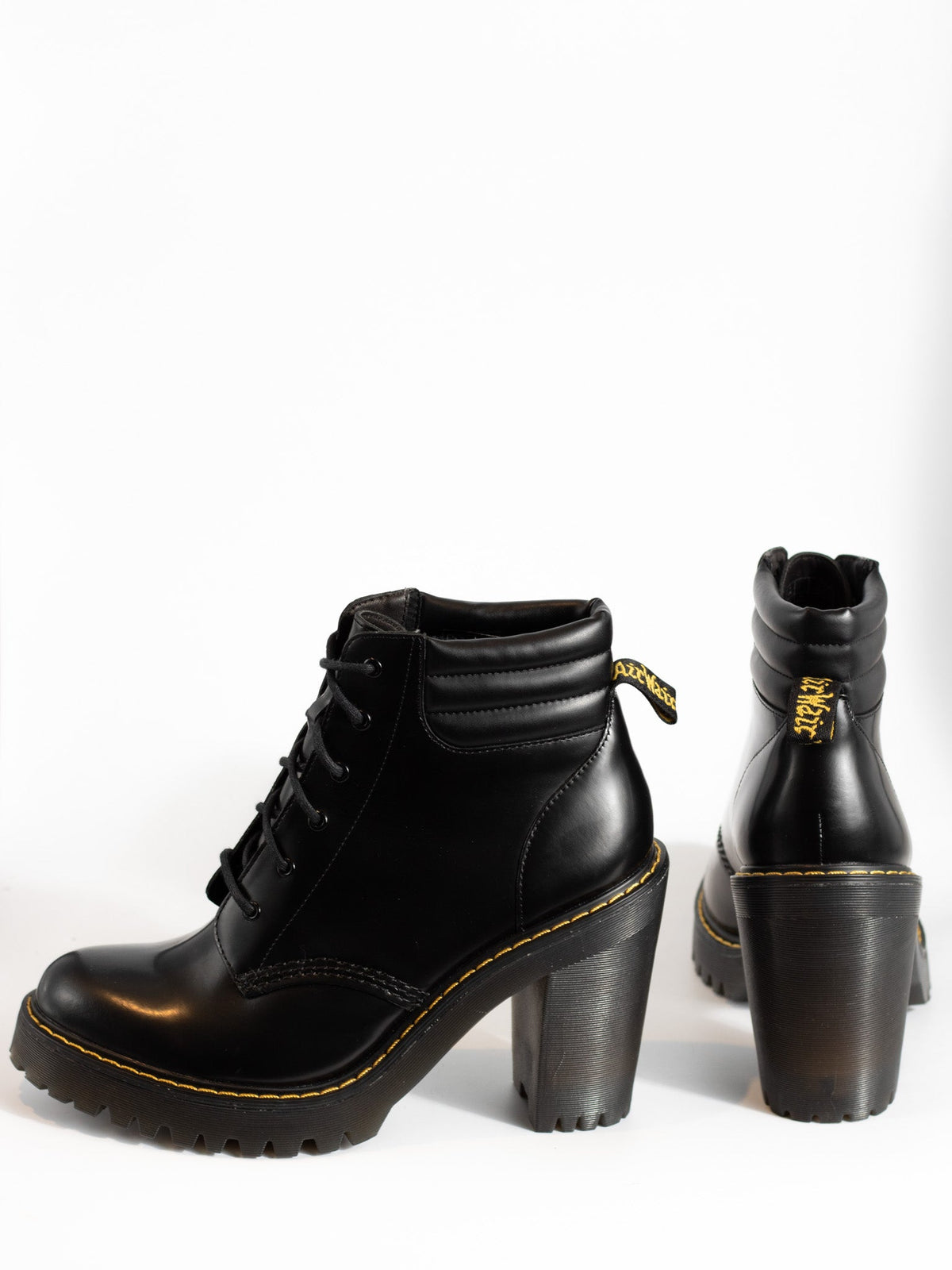DR. MARTENS AVERIL BLACK SMOOTH