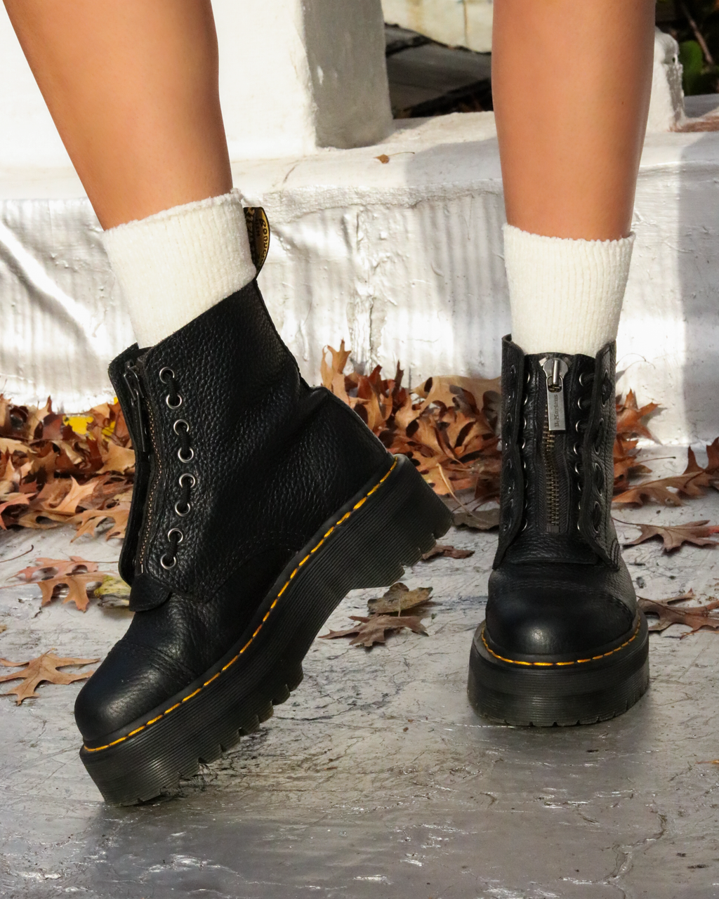 DR. MARTENS SINCLAIR BLACK MILLED LEATHER