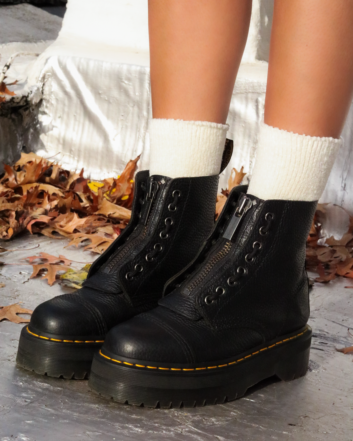 DR. MARTENS SINCLAIR BLACK MILLED LEATHER