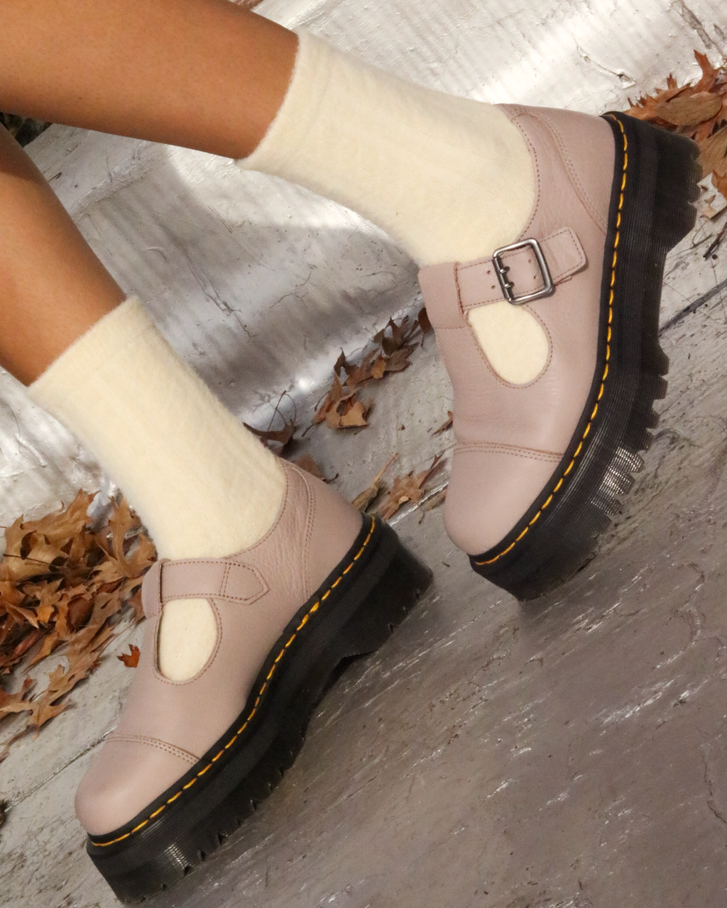 DR. MARTENS BETHAN VINTAGE TAUPE