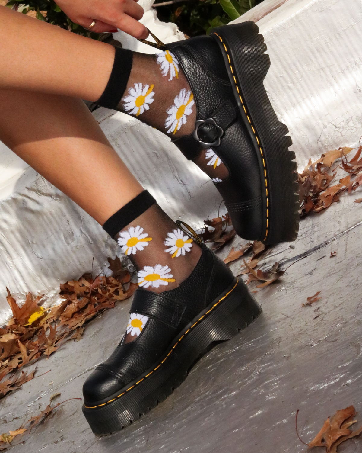 DR. MARTENS ADDINA FLOWER MARY JANE BLACK MILLED