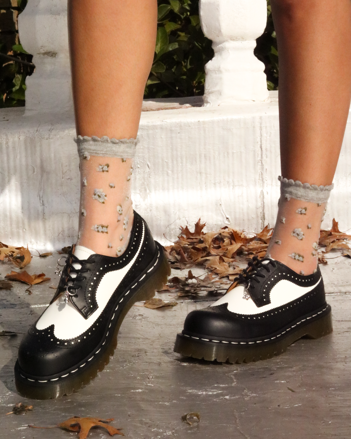 DR. MARTENS 3989 BLACK WHITE