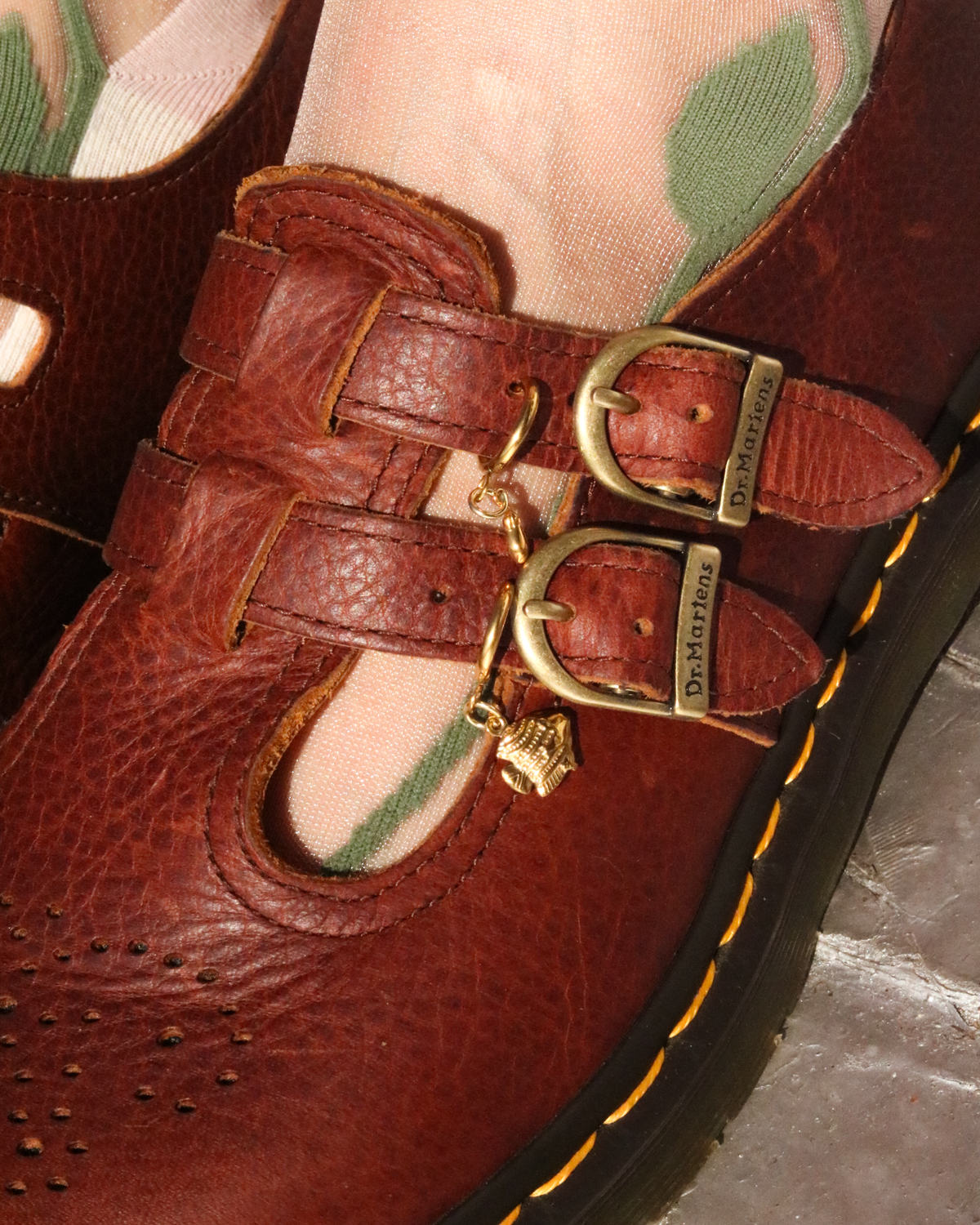 DR. MARTENS 8065 CASHEW AMBASSADOR LEATHER