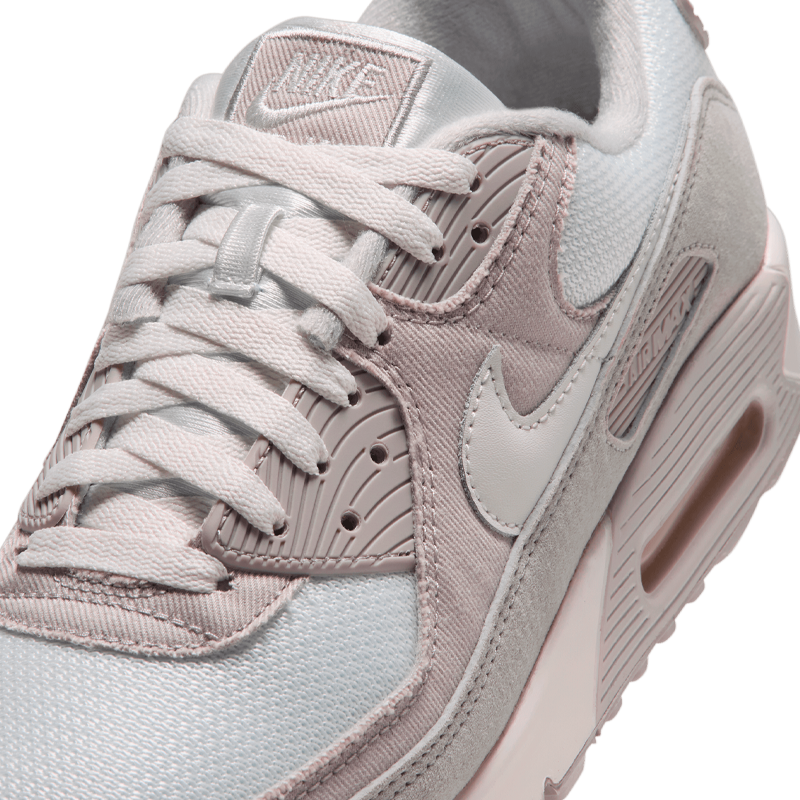 NIKE AIR MAX III
