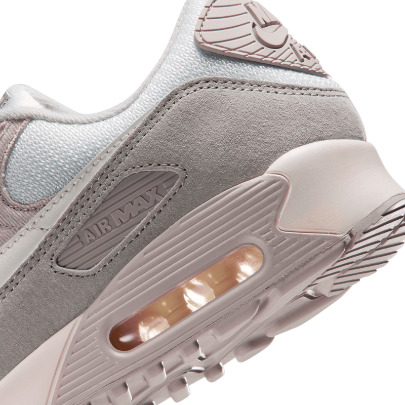 NIKE AIR MAX III