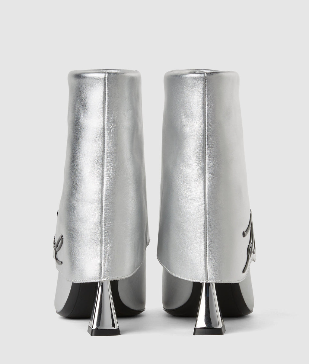 Exclusive Debut II fold-down boots