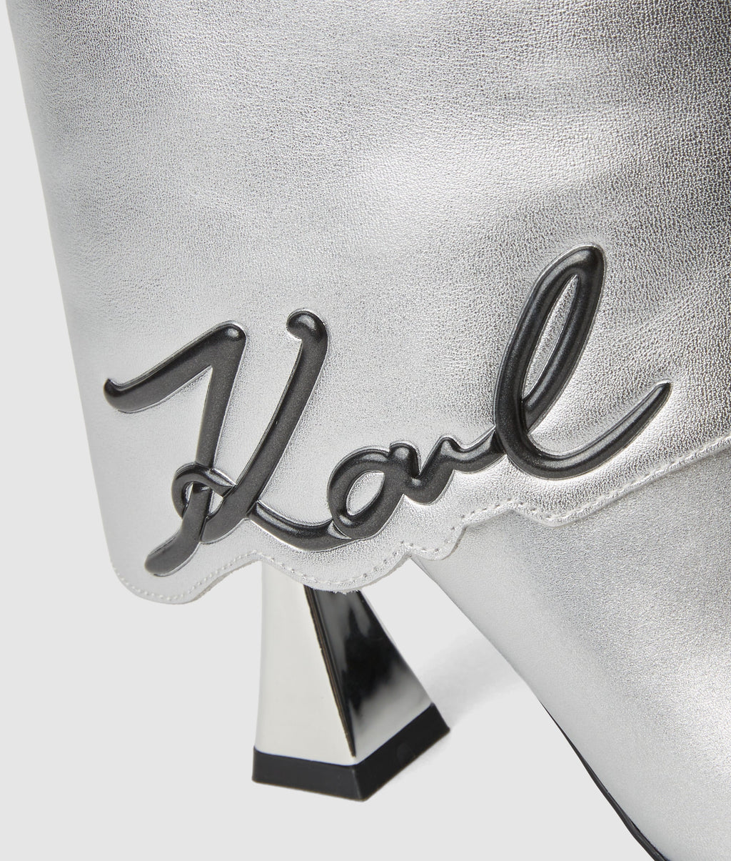 Exclusive Debut II fold-down boots