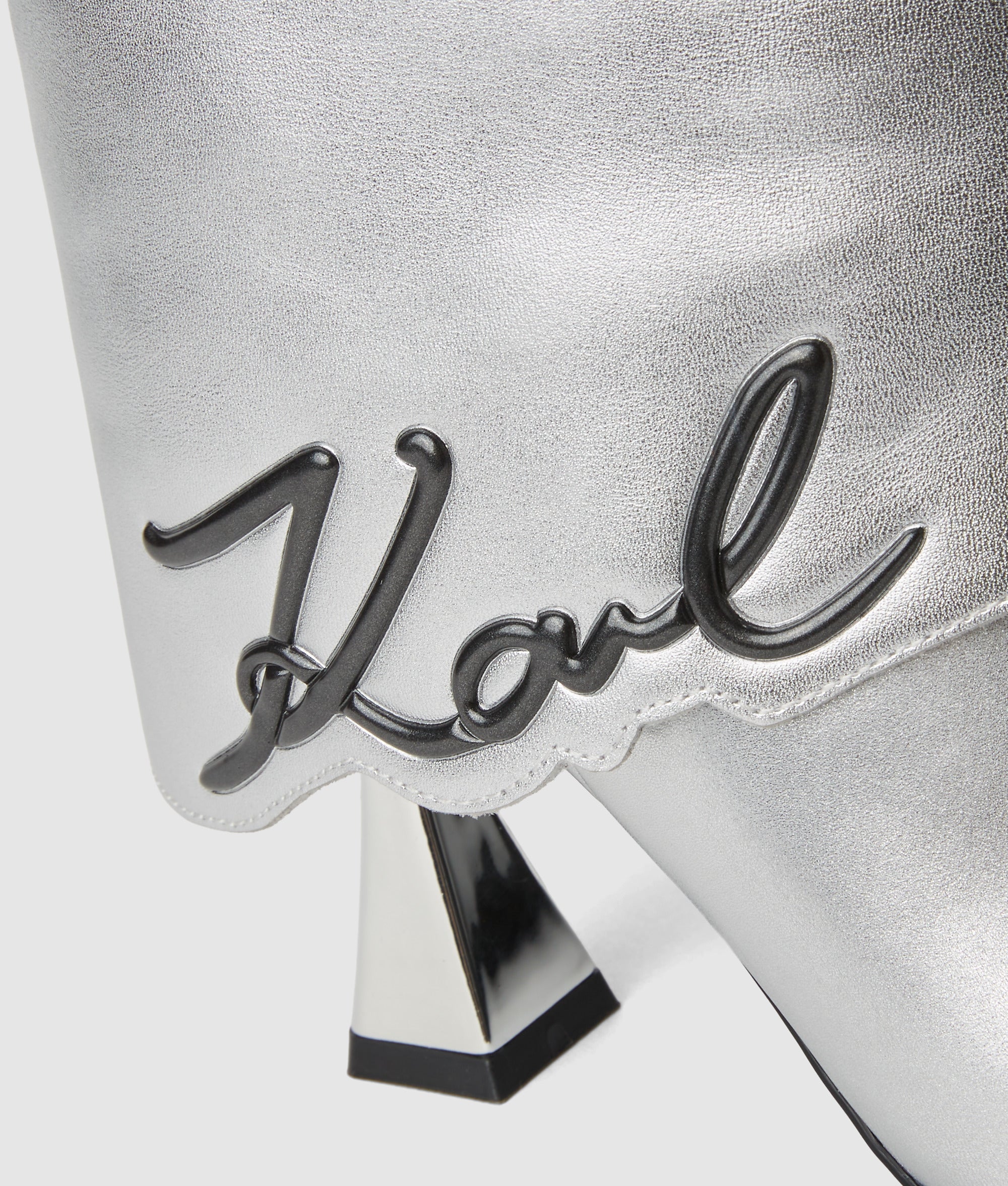 Exclusive Debut II fold-down boots