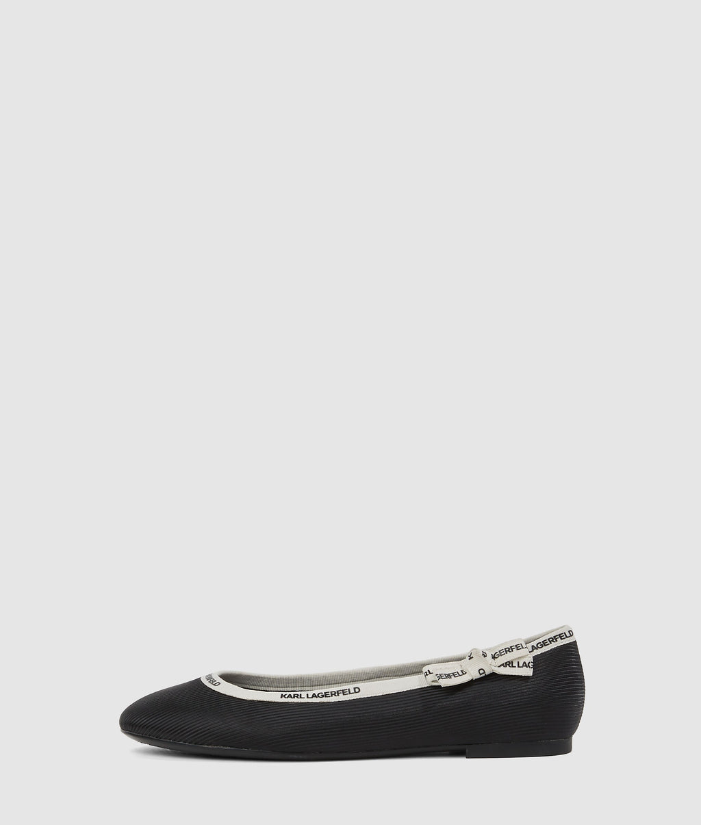 Ribbon collar pumps