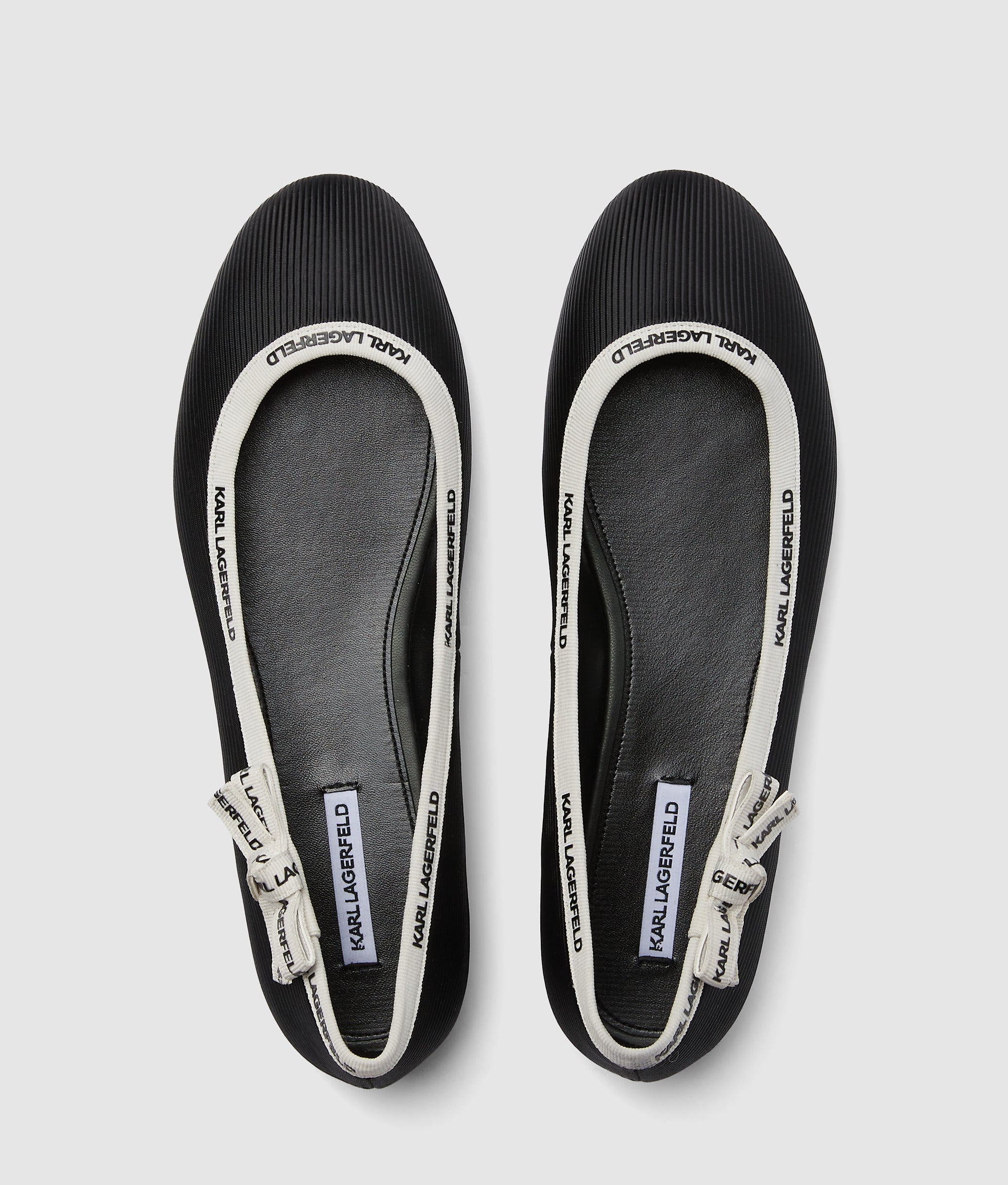 Ribbon collar pumps