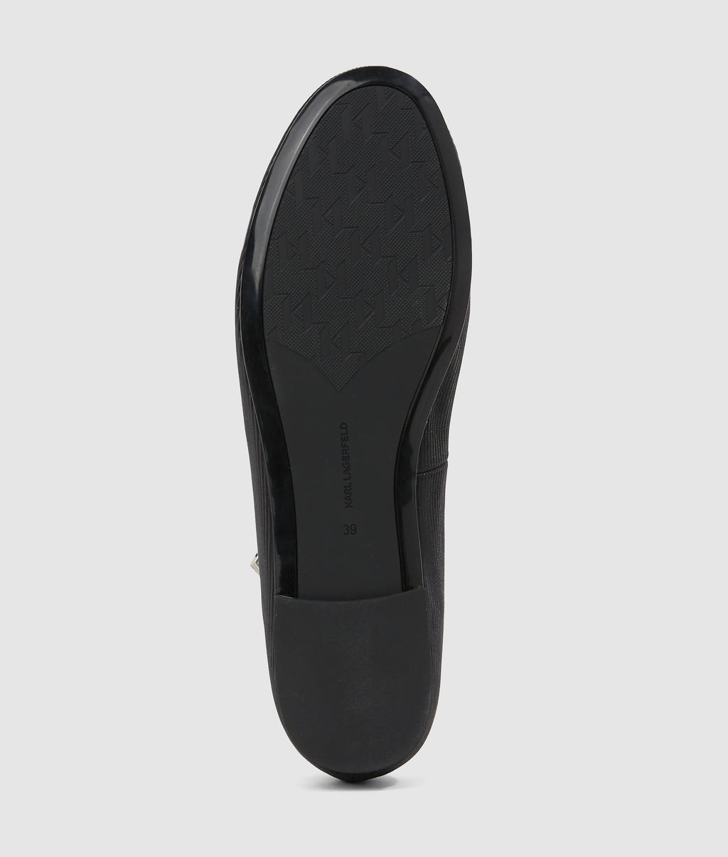 Ribbon collar pumps