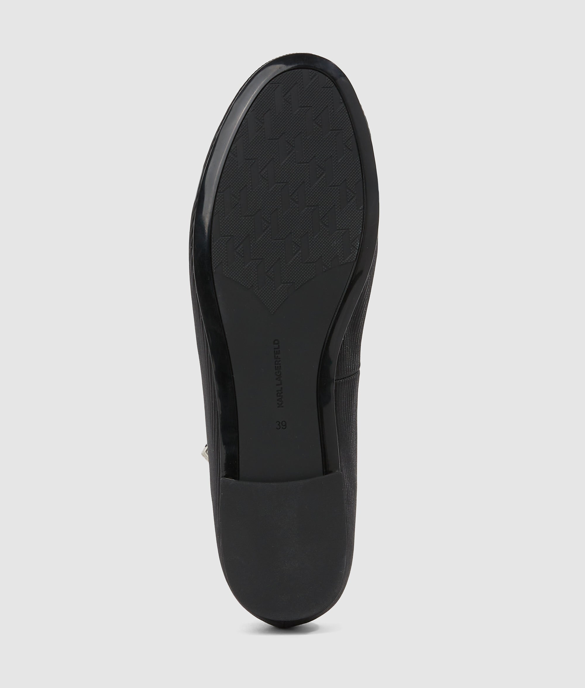 Ribbon collar pumps