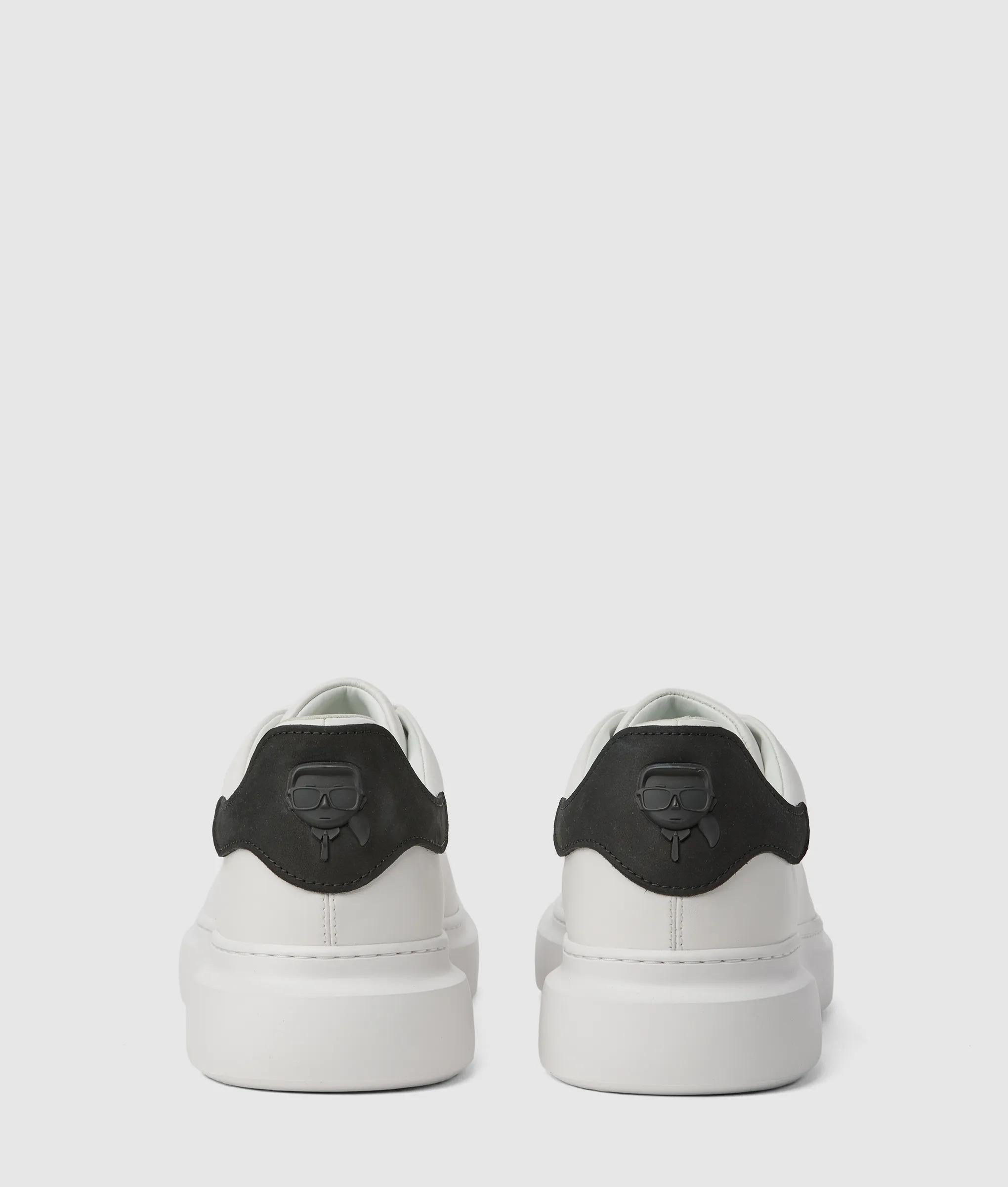 Ikon NFT kore sneakers