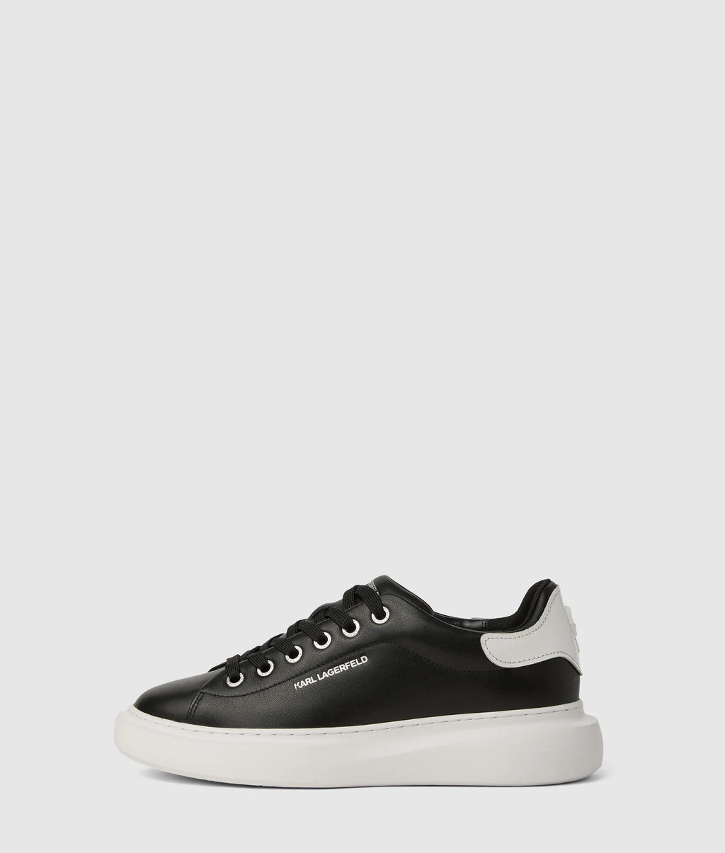 Ikon NFT kore sneakers