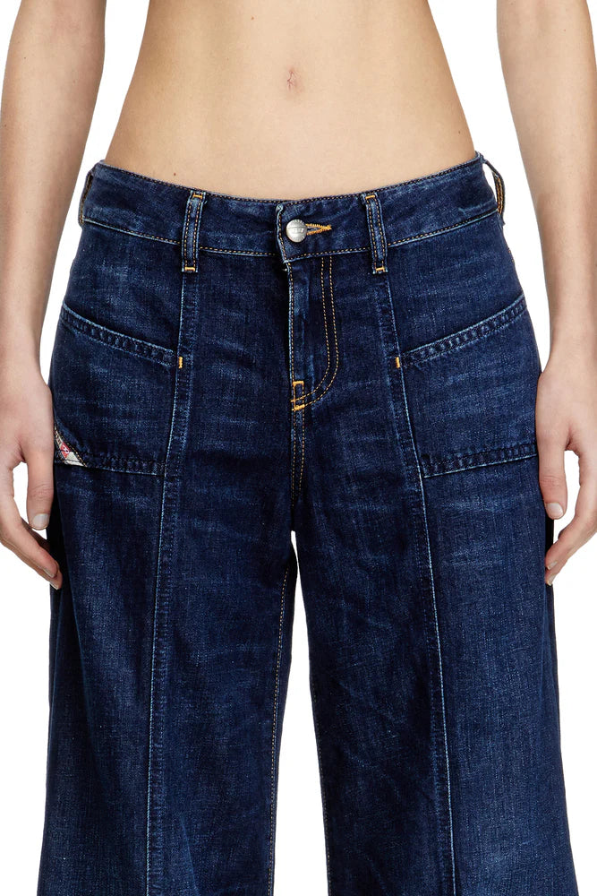 Flare Jeans - D-Akii