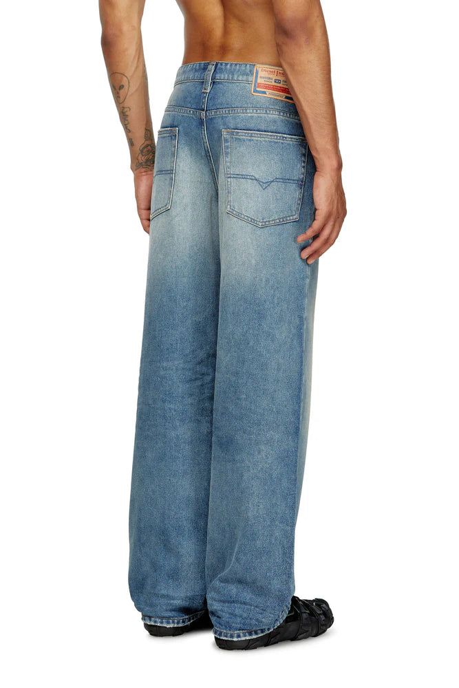 Relaxed Jeans - 2001 D-Macro