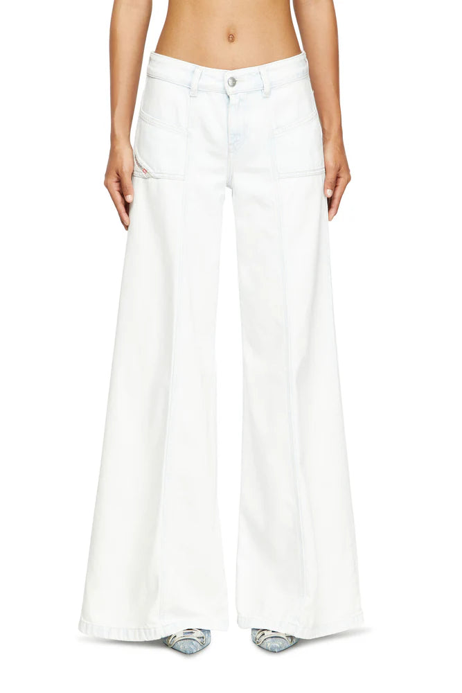 Flare Jeans - D-Akii