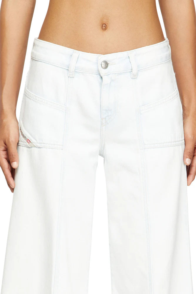 Flare Jeans - D-Akii