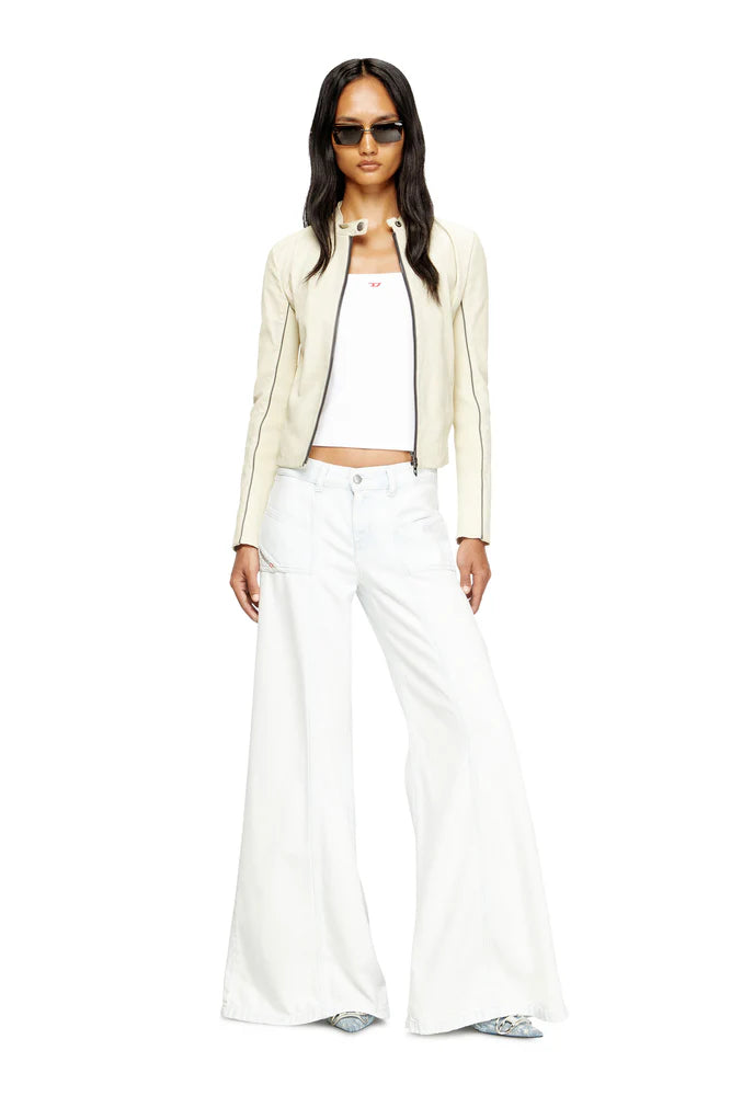 Flare Jeans - D-Akii