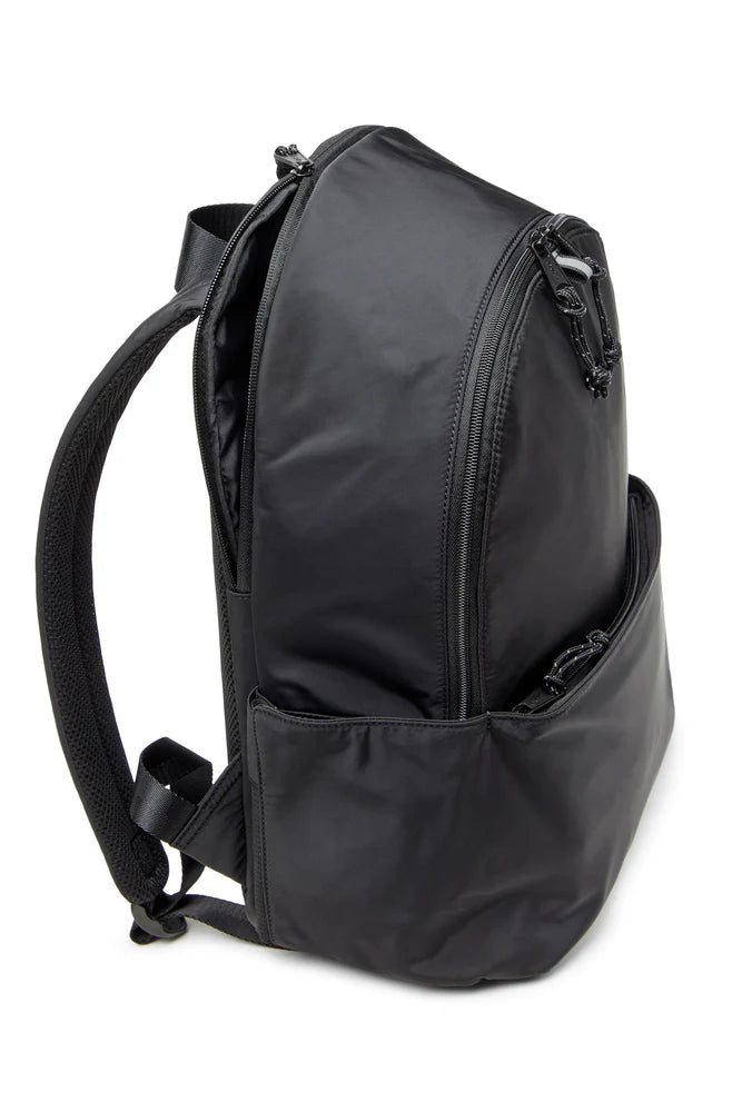 D-Pack-Backpack in satin-touch fabric