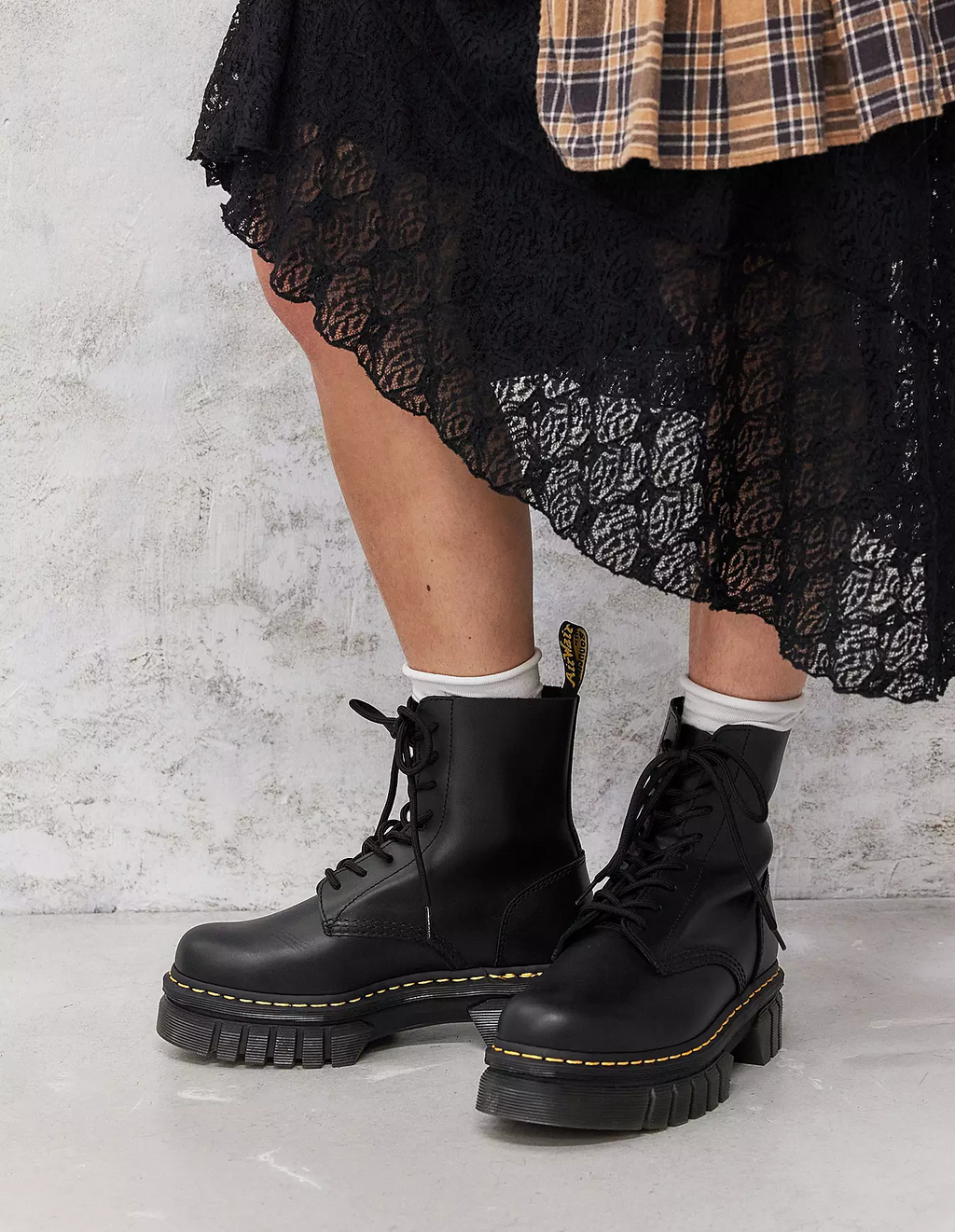DR. MARTENS AUDRICK LACE-UP