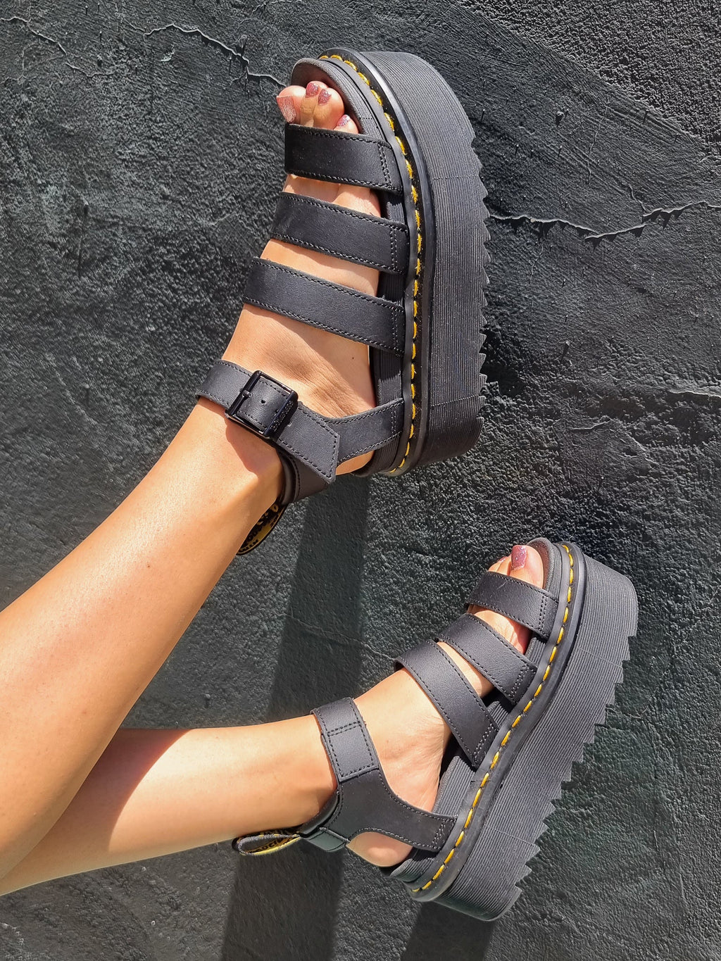 DR. MARTENS BLAIRE QUAD BLACK HYDRO