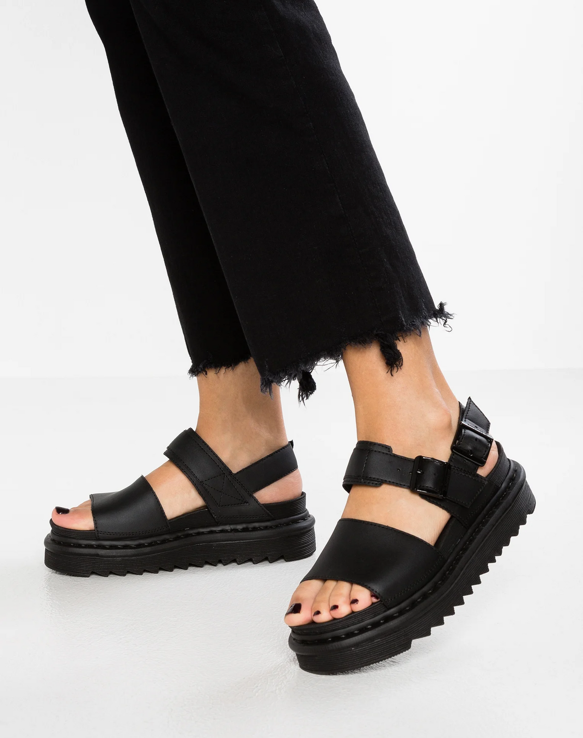 DR. MARTENS VOSS BLACK MONO