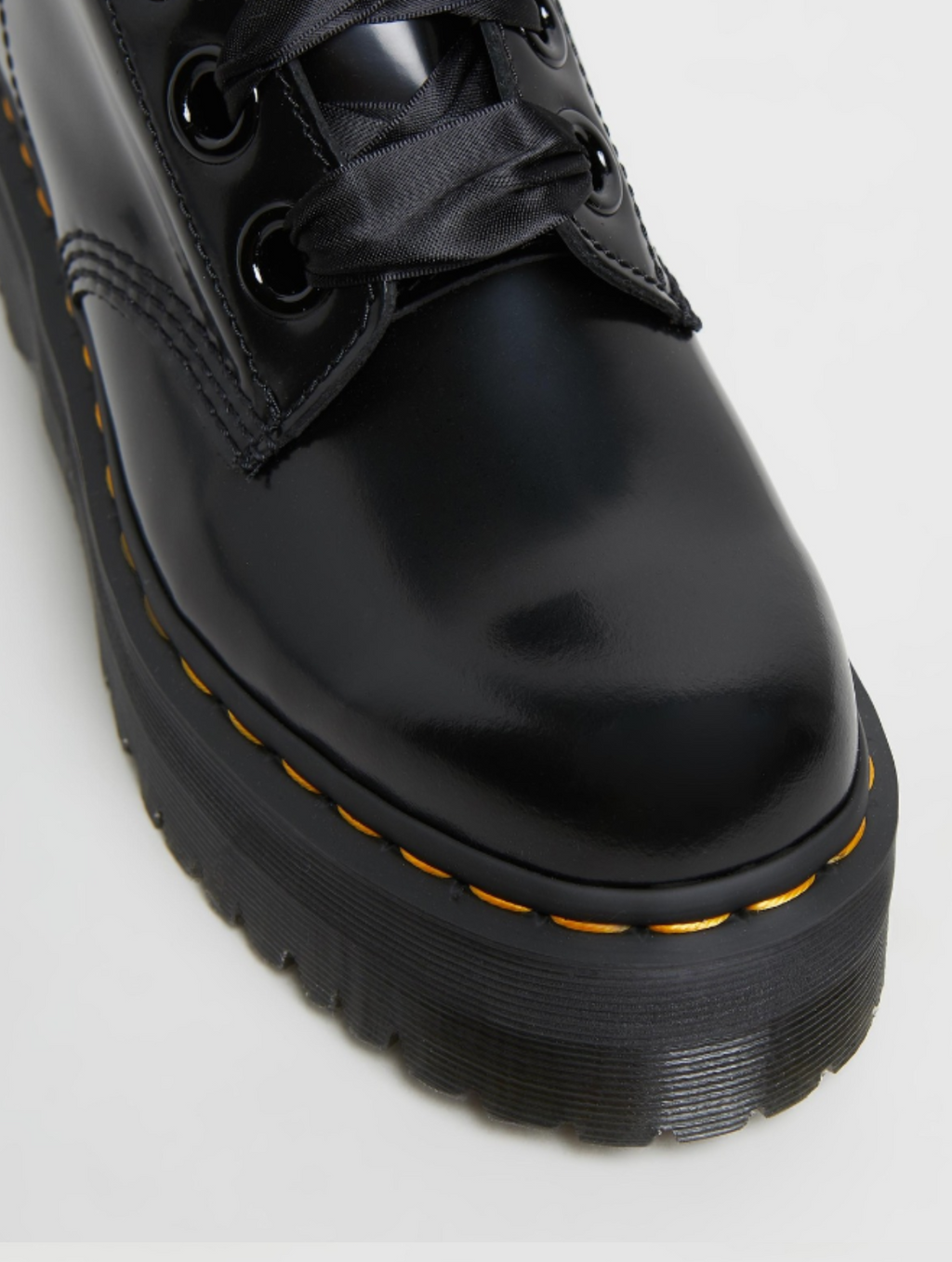 DR. MARTENS MOLLY BLACK BUTTERO