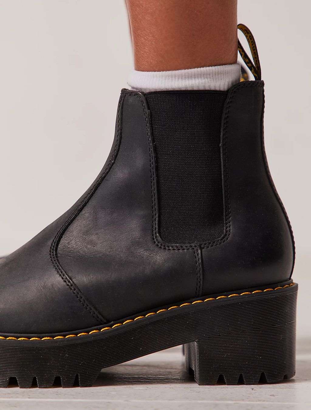 DR. MARTENS ROMETTY BLACK WYOMING